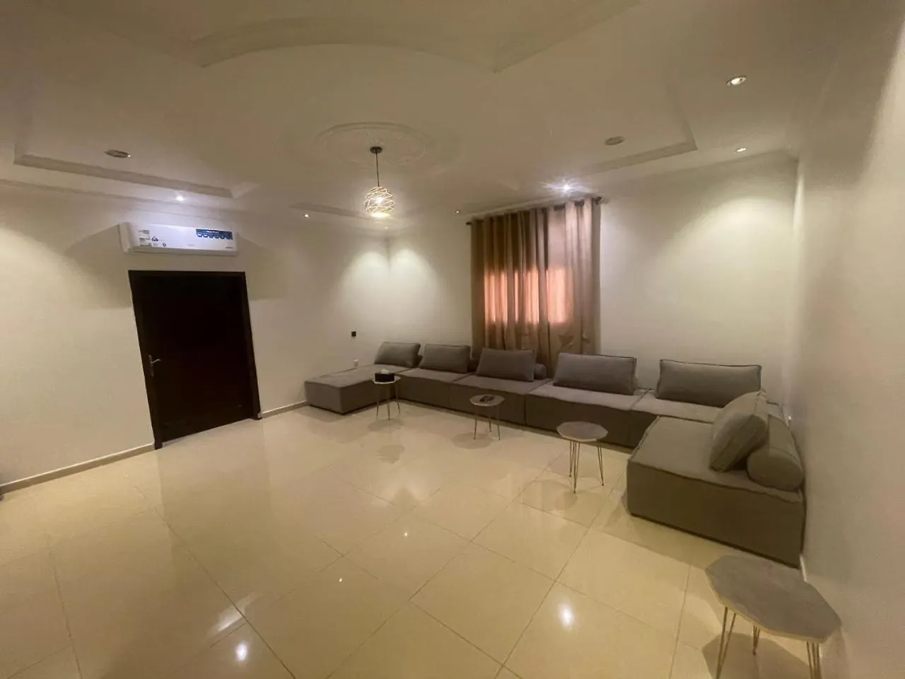 صالة وغرفة نوم فاخرة Lejlighed Jeddah Saudi-Arabien